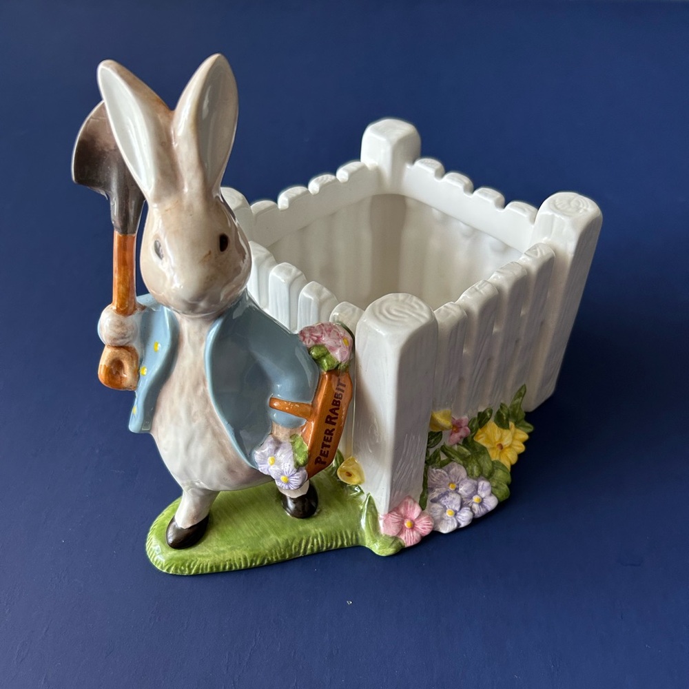 Vintage Beatrix Potter Peter Rabbit Ceramic Planter